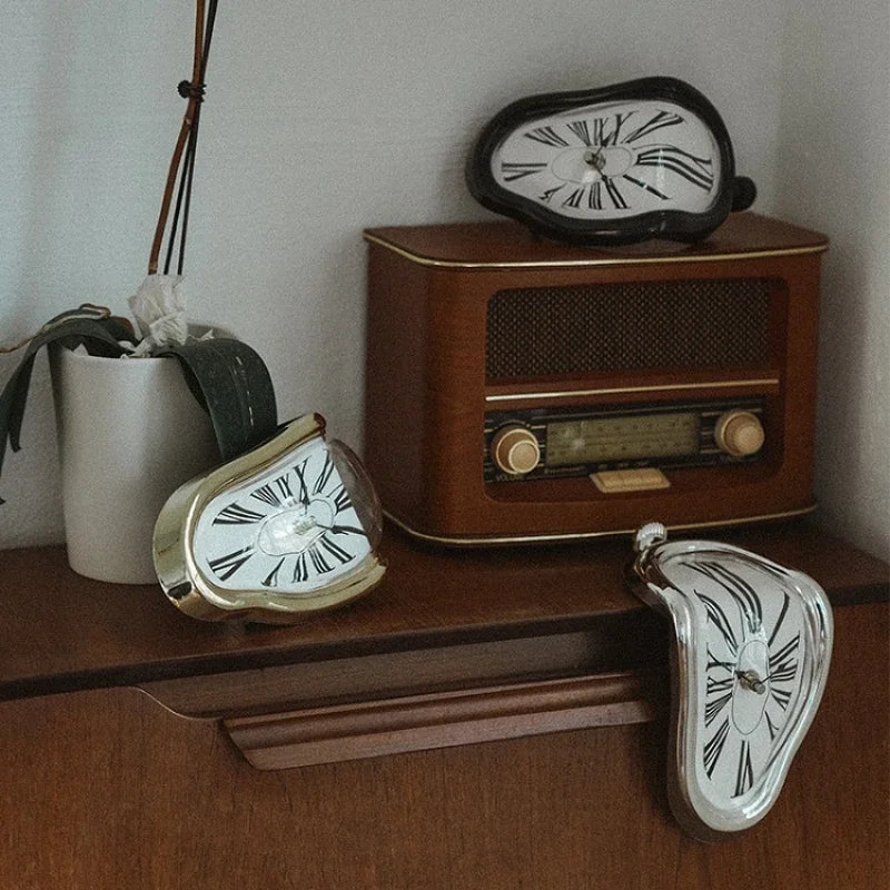 Modern Unique Melting Clock